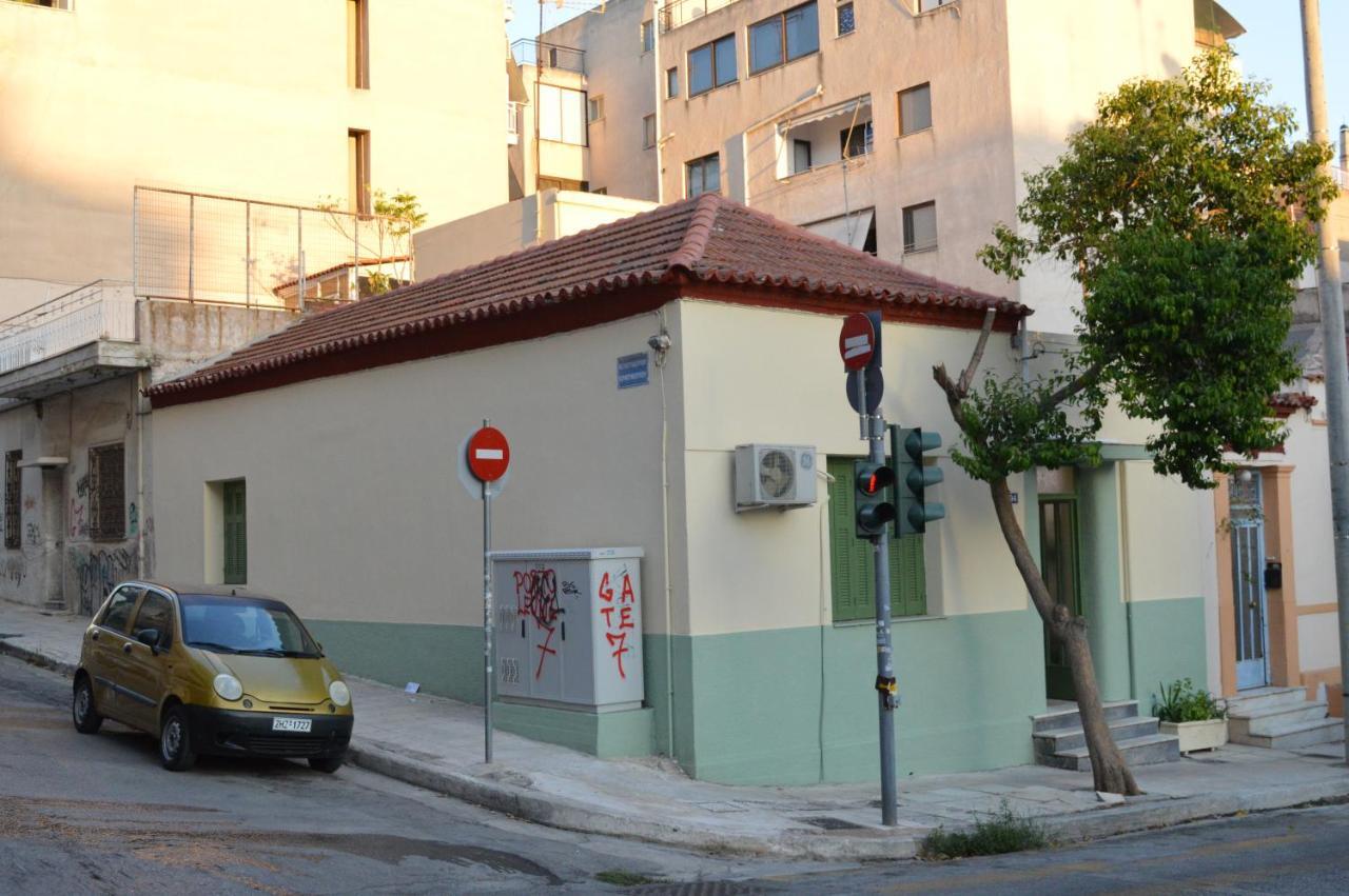 Pireas Port Next To Metro Artistic House Apartment Exterior photo